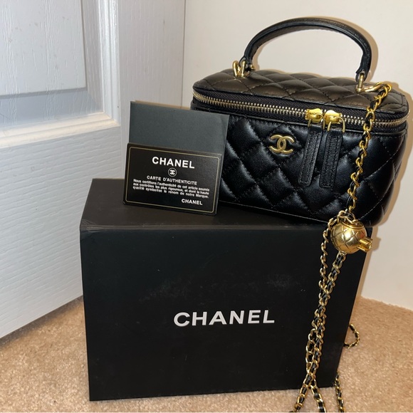 COPY - Chanel Quilted stitched black cross body . - Picture 3 of 5